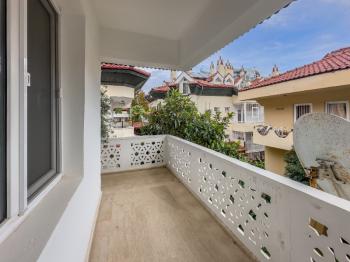 Marmaris İçmeler’de Sahile 500m Tadilatlı 2+1 Amerikan Mutfak Satılık 70m² Daire