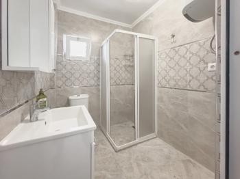 Marmaris İçmeler’de Sahile 500m Tadilatlı 2+1 Amerikan Mutfak Satılık 70m² Daire