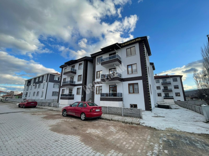 AFYON ÜÇOK EMLAKTAN MAREŞAL F ÇAKMAK MAH SATILIK 2+1 SIFIR LÜX DAİRELER 