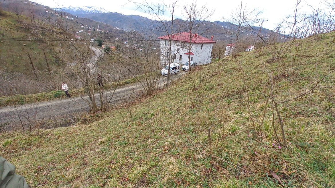 BEŞİKDÜZÜ AĞAÇLI'DA SATILIK 1928 M2 BAHÇE