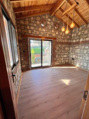 NAİPLİ KÖYÜ’NDE ZAMANA MEYDAN OKUYAN ÖZEL TAŞ EV! Fiyat: 15.000.000 TL