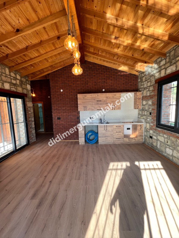 NAİPLİ KÖYÜ’NDE ZAMANA MEYDAN OKUYAN ÖZEL TAŞ EV! Fiyat: 15.000.000 TL