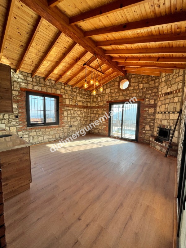 NAİPLİ KÖYÜ’NDE ZAMANA MEYDAN OKUYAN ÖZEL TAŞ EV! Fiyat: 15.000.000 TL