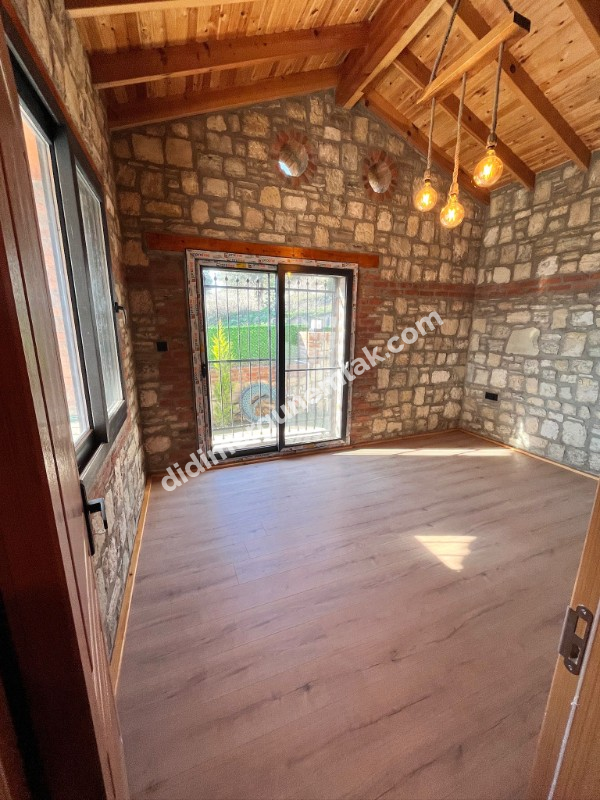 NAİPLİ KÖYÜ’NDE ZAMANA MEYDAN OKUYAN ÖZEL TAŞ EV! Fiyat: 15.000.000 TL