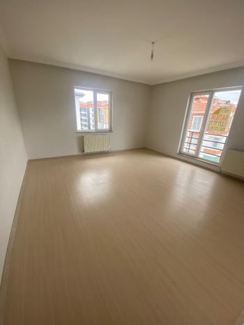 GÜVENAY - ÇORUM KALE LOZANEVLER ARKASI 3+1 SATILIK DAİRE 