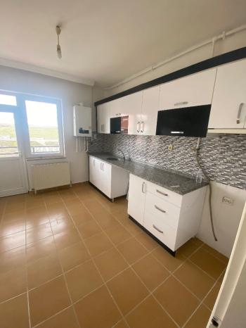 GÜVENAY - ÇORUM KALE LOZANEVLER ARKASI 3+1 SATILIK DAİRE 