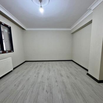 BAHÇEŞEHİR LOKASYONLU SIFIR LÜX 2+1 DAİRE