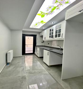 BAHÇEŞEHİRE KOMŞU EMSALSİZ 2+1 SIFIR LÜX DAİRE