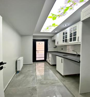 BAHÇEŞEHİRE KOMŞU EMSALSİZ 2+1 SIFIR LÜX DAİRE