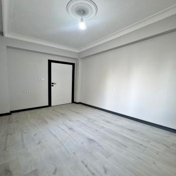 BAHÇEŞEHİR LOKASYONUNDA SATILIK SIFIR 3+1