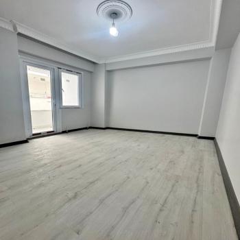 BAHÇEŞEHİR LOKASYONUNDA SATILIK SIFIR 3+1