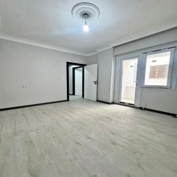 BAHÇEŞEHİR LOKASYONUNDA SATILIK SIFIR 3+1