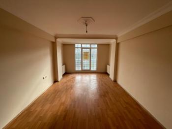 BAHÇEŞEHİR BÖLGESİNE YAKIN TAŞINMAYA HAZIR 2+1