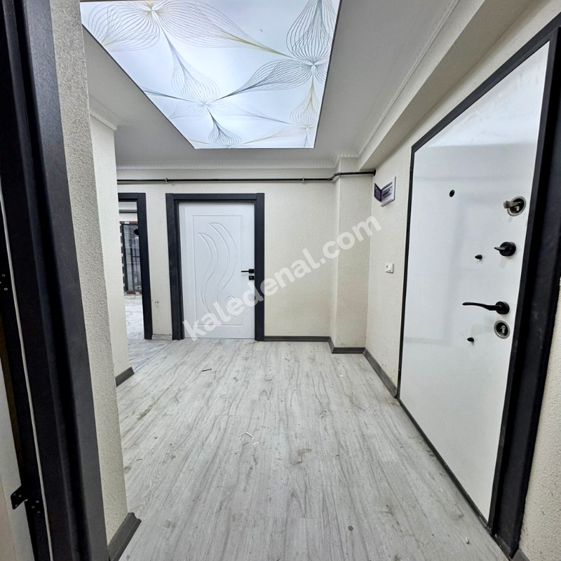 BAHÇEŞEHİR LOKASYONLU SIFIR LÜX 2+1 DAİRE