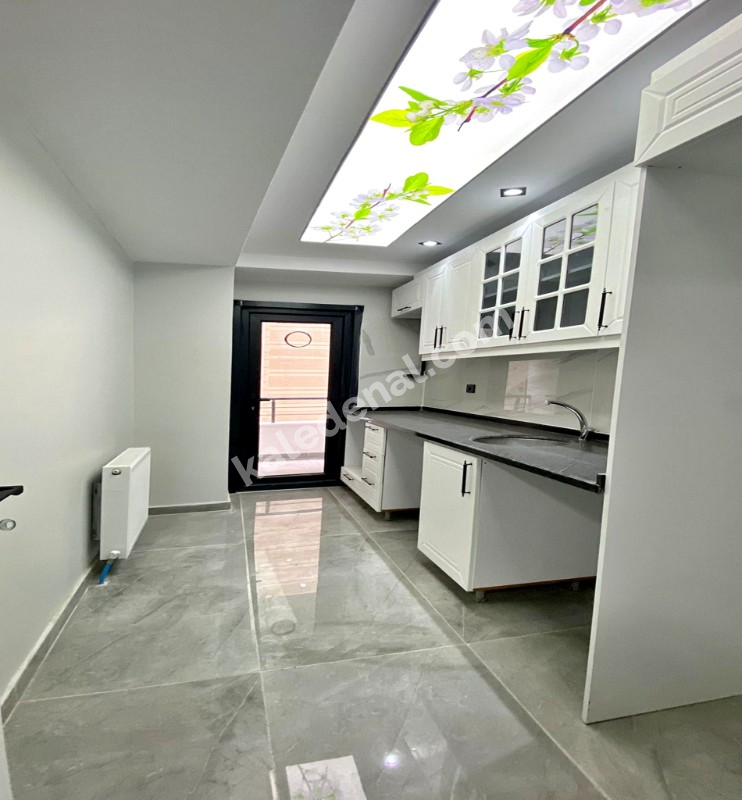 BAHÇEŞEHİRE KOMŞU EMSALSİZ 2+1 SIFIR LÜX DAİRE