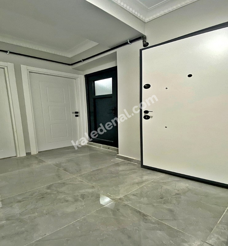 BAHÇEŞEHİRE KOMŞU EMSALSİZ 2+1 SIFIR LÜX DAİRE