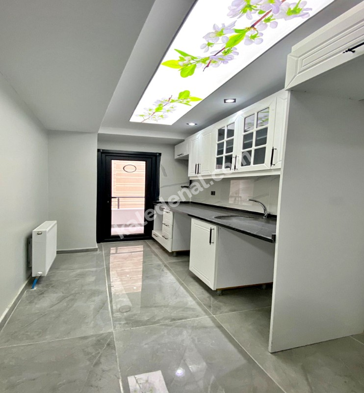 BAHÇEŞEHİRE KOMŞU EMSALSİZ 2+1 SIFIR LÜX DAİRE