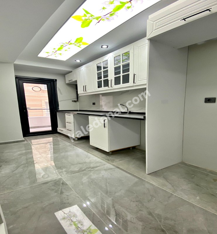 BAHÇEŞEHİRE KOMŞU EMSALSİZ 2+1 SIFIR LÜX DAİRE