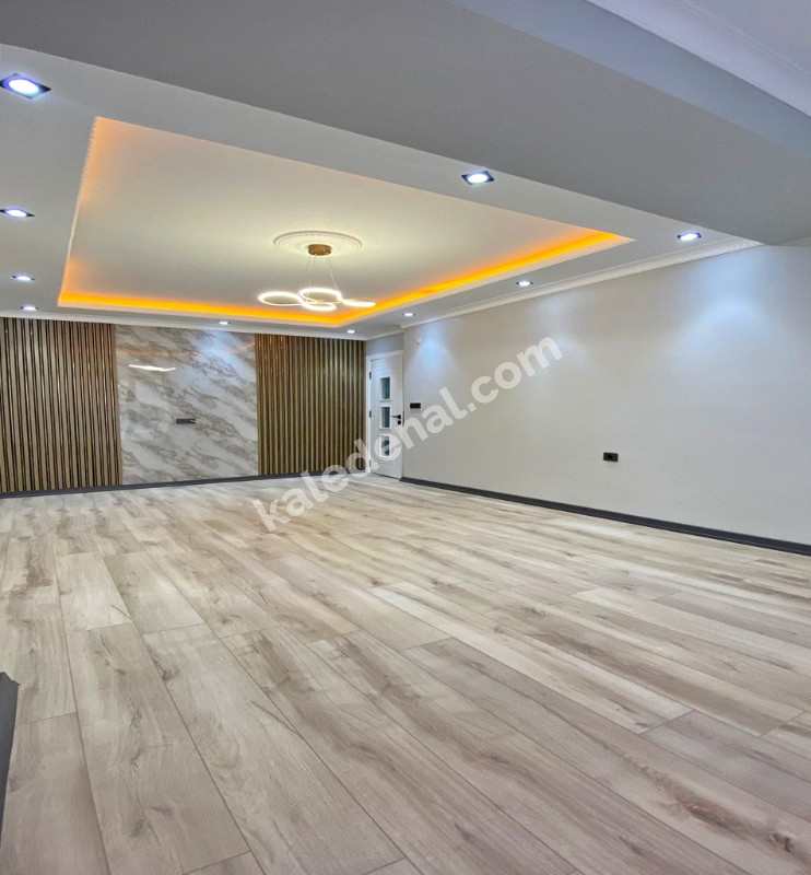 BAHÇEŞEHİRE KOMŞU EMSALSİZ 2+1 SIFIR LÜX DAİRE