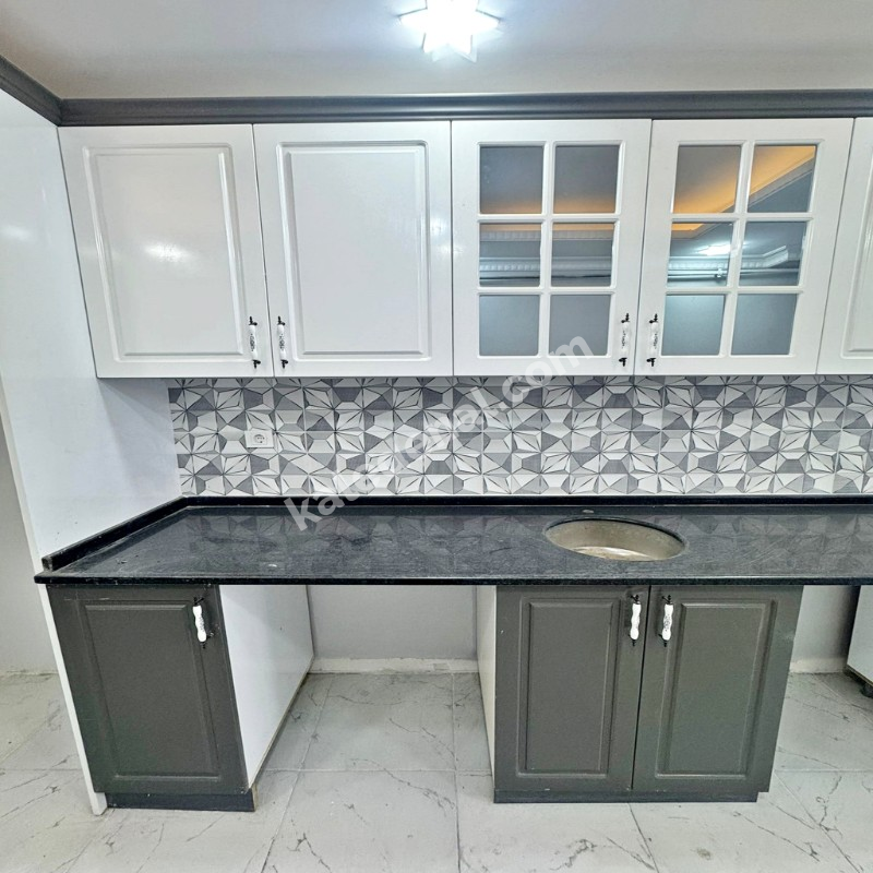 BAHÇEŞEHİR LOKASYONUNDA SATILIK SIFIR 3+1