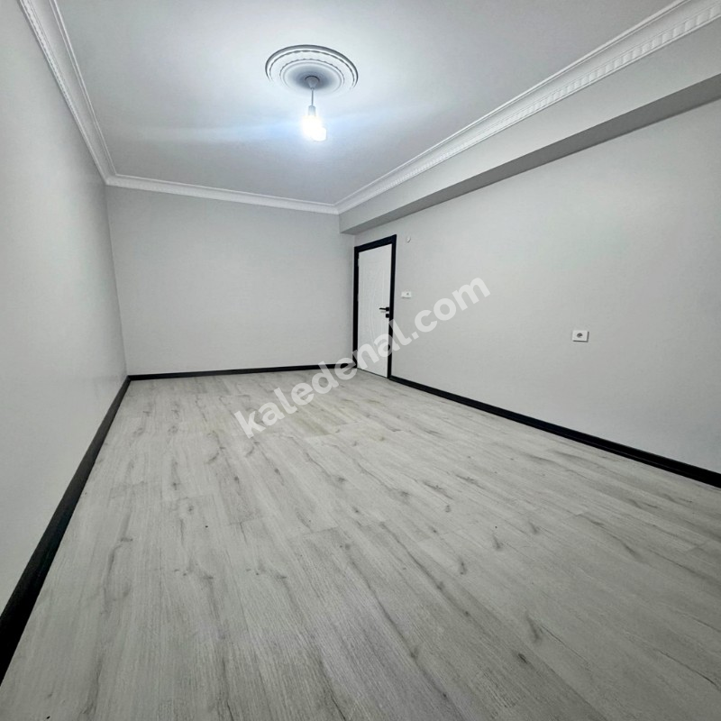 BAHÇEŞEHİR LOKASYONUNDA SATILIK SIFIR 3+1