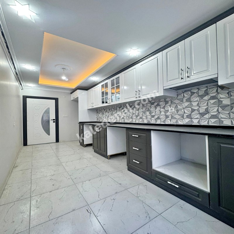 BAHÇEŞEHİR LOKASYONUNDA SATILIK SIFIR 3+1