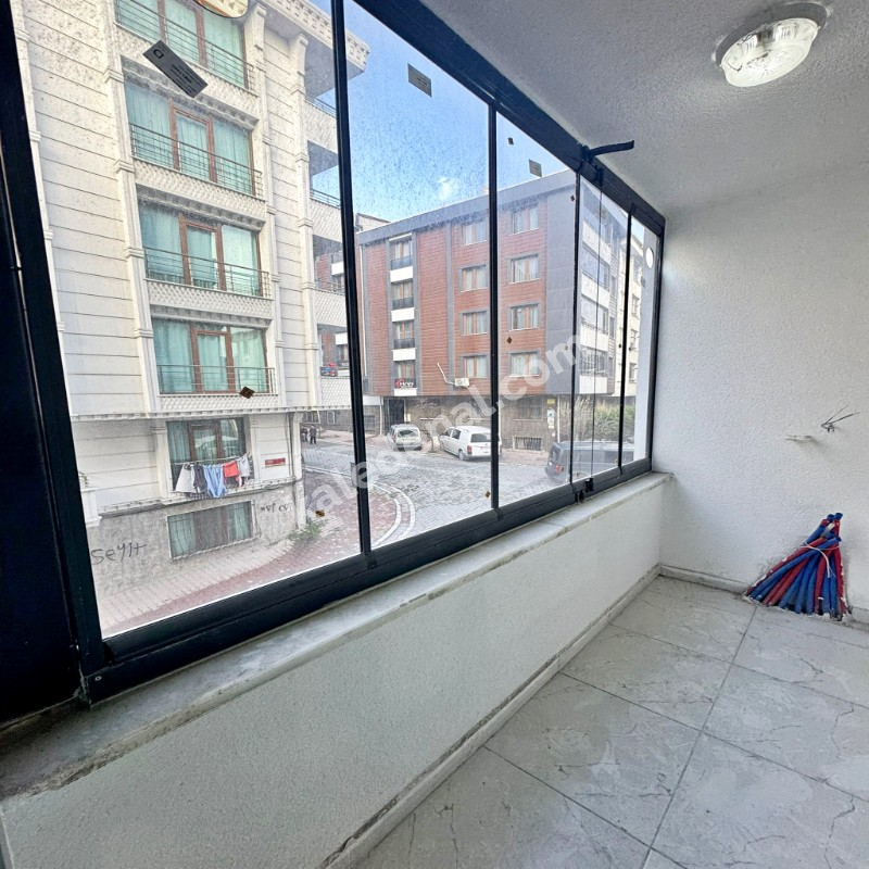 BAHÇEŞEHİR LOKASYONUNDA SATILIK SIFIR 3+1