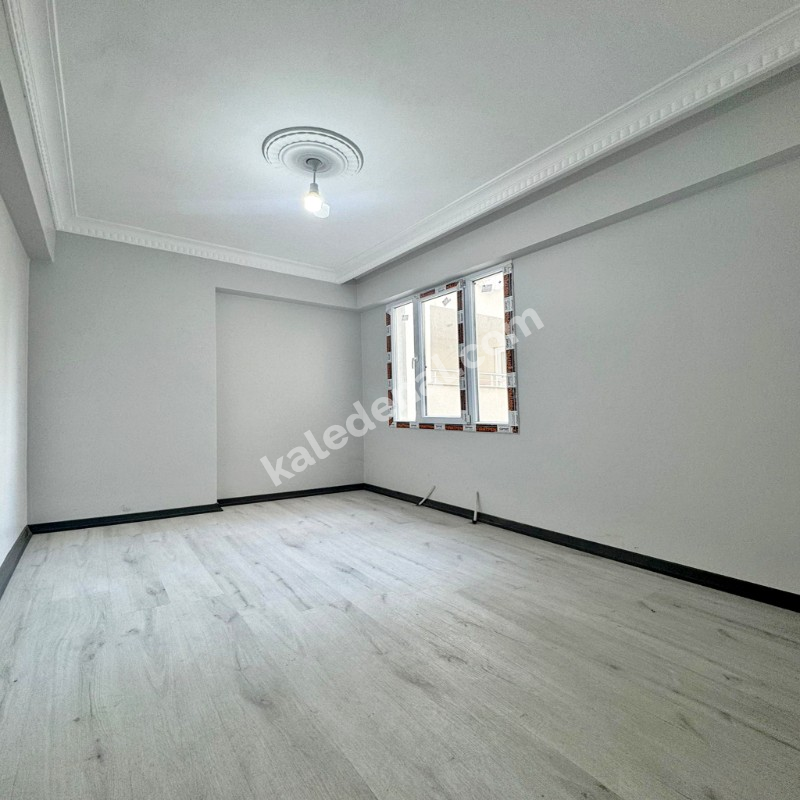 BAHÇEŞEHİR LOKASYONUNDA SATILIK SIFIR 3+1