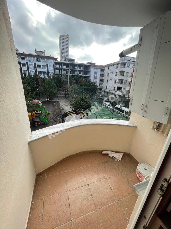 BAHÇEŞEHİR BÖLGESİNE YAKIN TAŞINMAYA HAZIR 2+1