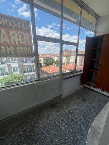 AFYON ÜÇOK EMLAKTAN DERVİŞPAŞA MAH  SATILIK  2+1 TEMİZ DAİRE