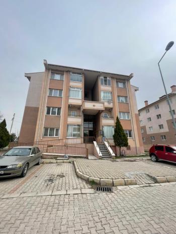AFYON ÜÇOK EMLAKTAN SAHİPATA TOKİ KONUTLARINDA 2+1 87M² TEMİZ BAKIMLI KİRALIK DAİRE 