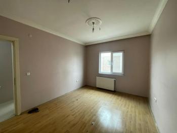 AFYON ÜÇOK EMLAKTAN SAHİPATA TOKİ KONUTLARINDA 2+1 87M² TEMİZ BAKIMLI KİRALIK DAİRE 