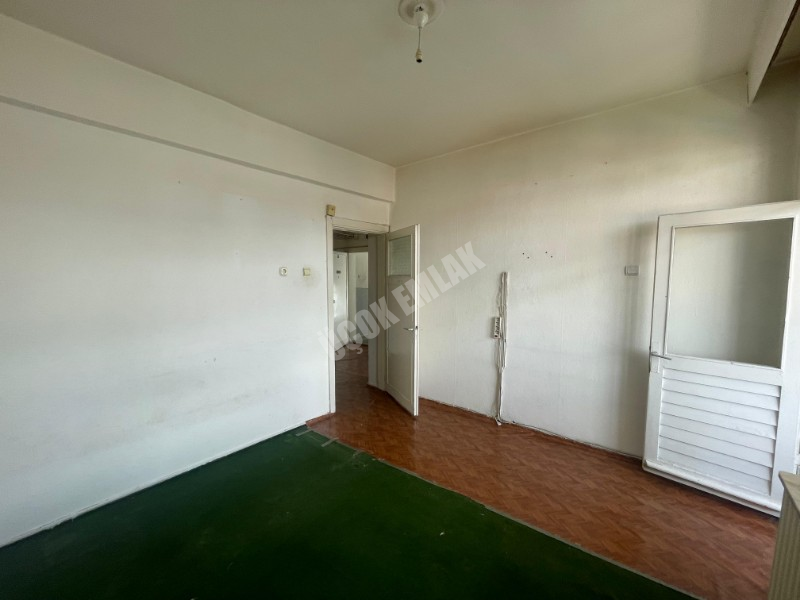 AFYON ÜÇOK EMLAKTAN DERVİŞPAŞA MAH  SATILIK  2+1 TEMİZ DAİRE