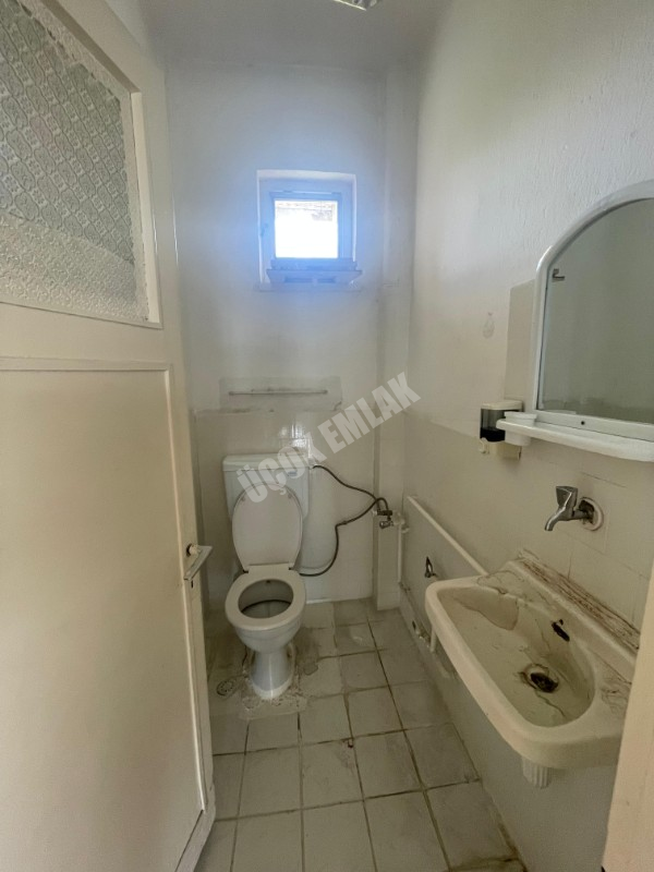 AFYON ÜÇOK EMLAKTAN DERVİŞPAŞA MAH  SATILIK  2+1 TEMİZ DAİRE