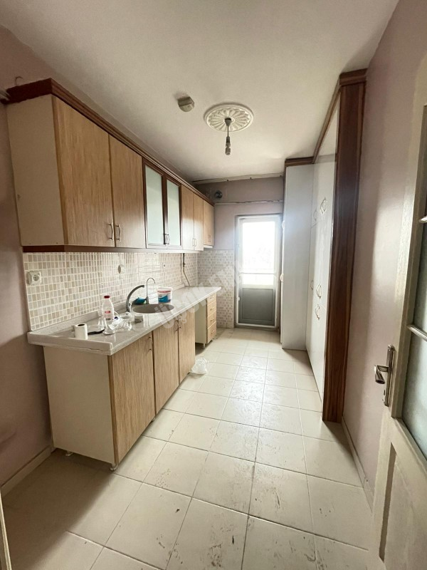 AFYON ÜÇOK EMLAKTAN SAHİPATA TOKİ KONUTLARINDA 2+1 87M² TEMİZ BAKIMLI KİRALIK DAİRE 