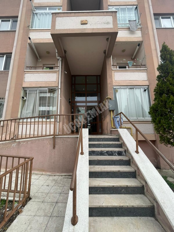 AFYON ÜÇOK EMLAKTAN SAHİPATA TOKİ KONUTLARINDA 2+1 87M² TEMİZ BAKIMLI KİRALIK DAİRE 