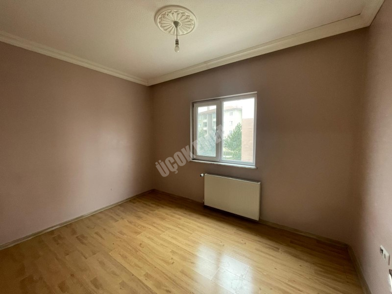 AFYON ÜÇOK EMLAKTAN SAHİPATA TOKİ KONUTLARINDA 2+1 87M² TEMİZ BAKIMLI KİRALIK DAİRE 