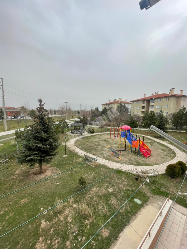 AFYON ÜÇOK EMLAKTAN SAHİPATA TOKİ KONUTLARINDA 2+1 87M² TEMİZ BAKIMLI KİRALIK DAİRE 