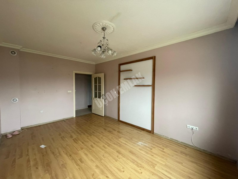 AFYON ÜÇOK EMLAKTAN SAHİPATA TOKİ KONUTLARINDA 2+1 87M² TEMİZ BAKIMLI KİRALIK DAİRE 