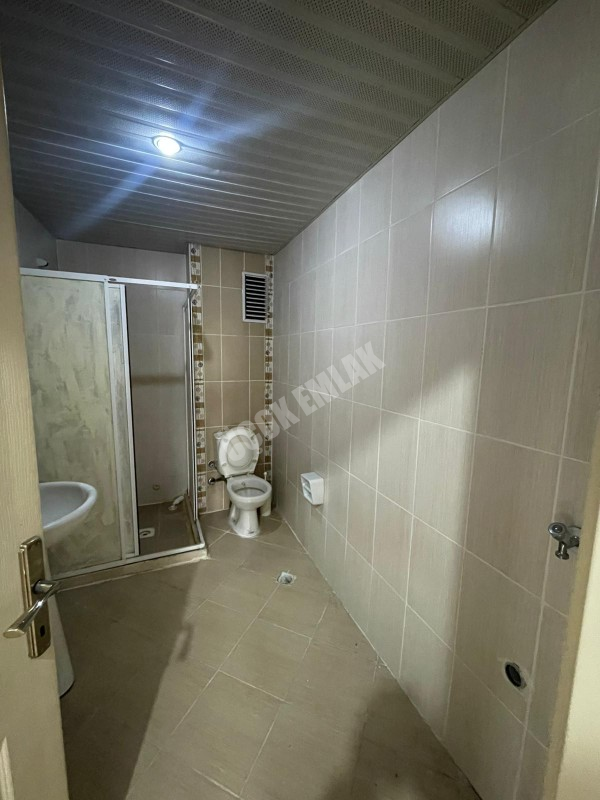 AFYON ÜÇOK EMLAKTAN SAHİPATA TOKİ KONUTLARINDA 2+1 87M² TEMİZ BAKIMLI KİRALIK DAİRE 