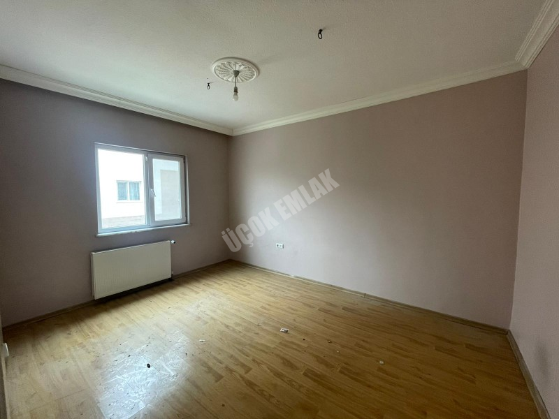 AFYON ÜÇOK EMLAKTAN SAHİPATA TOKİ KONUTLARINDA 2+1 87M² TEMİZ BAKIMLI KİRALIK DAİRE 