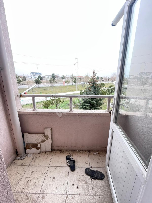 AFYON ÜÇOK EMLAKTAN SAHİPATA TOKİ KONUTLARINDA 2+1 87M² TEMİZ BAKIMLI KİRALIK DAİRE 