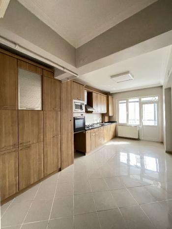 GÜVENAY - ÇORUM TAVUKLUK HZ.ÖMER CAMİİ CİVARI 3+1 KIRALIK DAİRE 