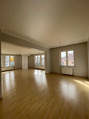 GÜVENAY - ÇORUM TAVUKLUK HZ.ÖMER CAMİİ CİVARI 3+1 KIRALIK DAİRE 