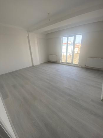 GÜVENAY - ÇORUM ULUKAVAK MAH. OSMANCIK CADDESİ ÜZERİ KİRALIK DAİRE