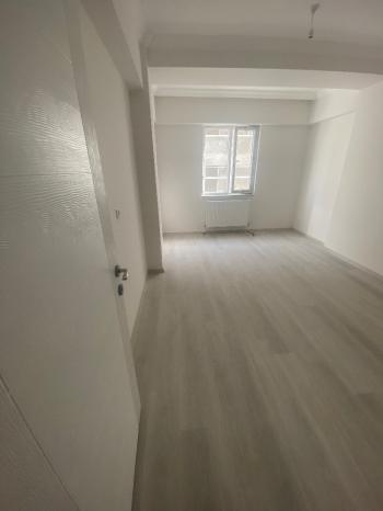 GÜVENAY - ÇORUM ULUKAVAK MAH. OSMANCIK CADDESİ ÜZERİ KİRALIK DAİRE
