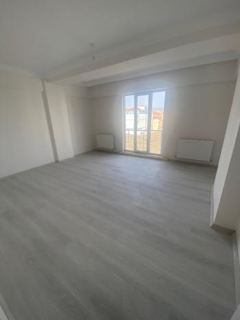 GÜVENAY - ÇORUM ULUKAVAK MAH. OSMANCIK CADDESİ ÜZERİ KİRALIK DAİRE