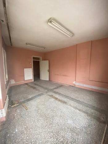 GÜVENAY - ÇORUM YENİYOL MAH. GAZİ CADDESİ ÜZERİ KİRALIK OFİS
