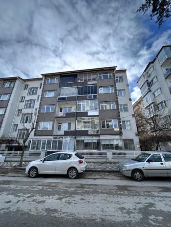AFYON ÜÇOK EMLAKTAN DERVİŞPAŞA MAH  SATILIK  2+1 TEMİZ DAİRE