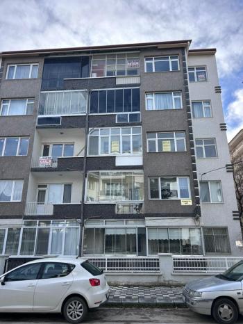 AFYON ÜÇOK EMLAKTAN DERVİŞPAŞA MAH  SATILIK  2+1 TEMİZ DAİRE